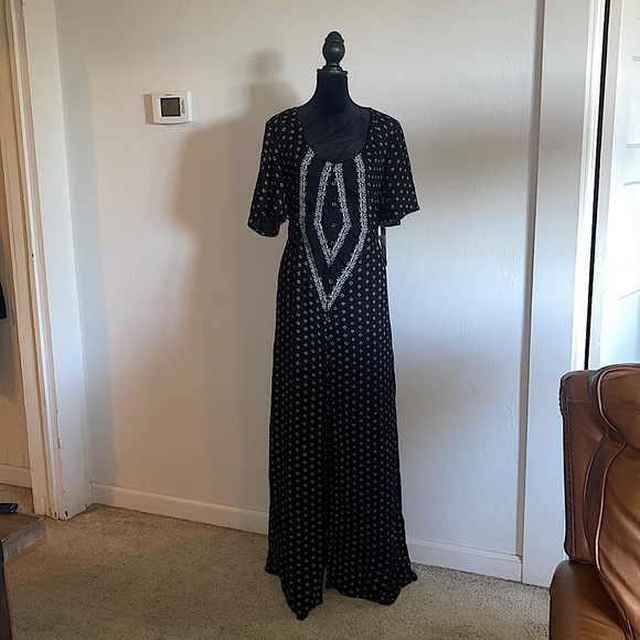 O'Neill caftan, long dress w/slit in front, size small black & white NWT - Picture 3 of 6